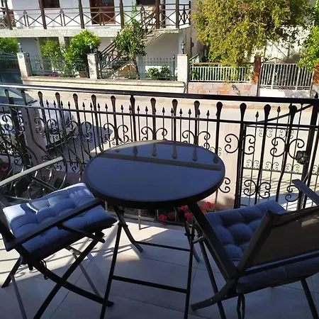 Renovated 300m From The Sea Case de vacanță *