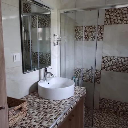 Renovated 300m From The Sea