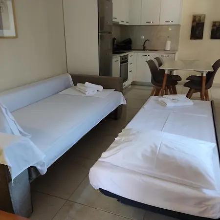 Case de vacanță Renovated 300m From The Sea Ierissos