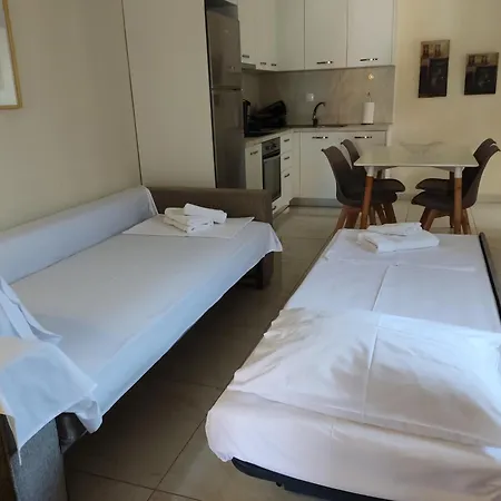 Renovated 300m From The Sea Ierissós